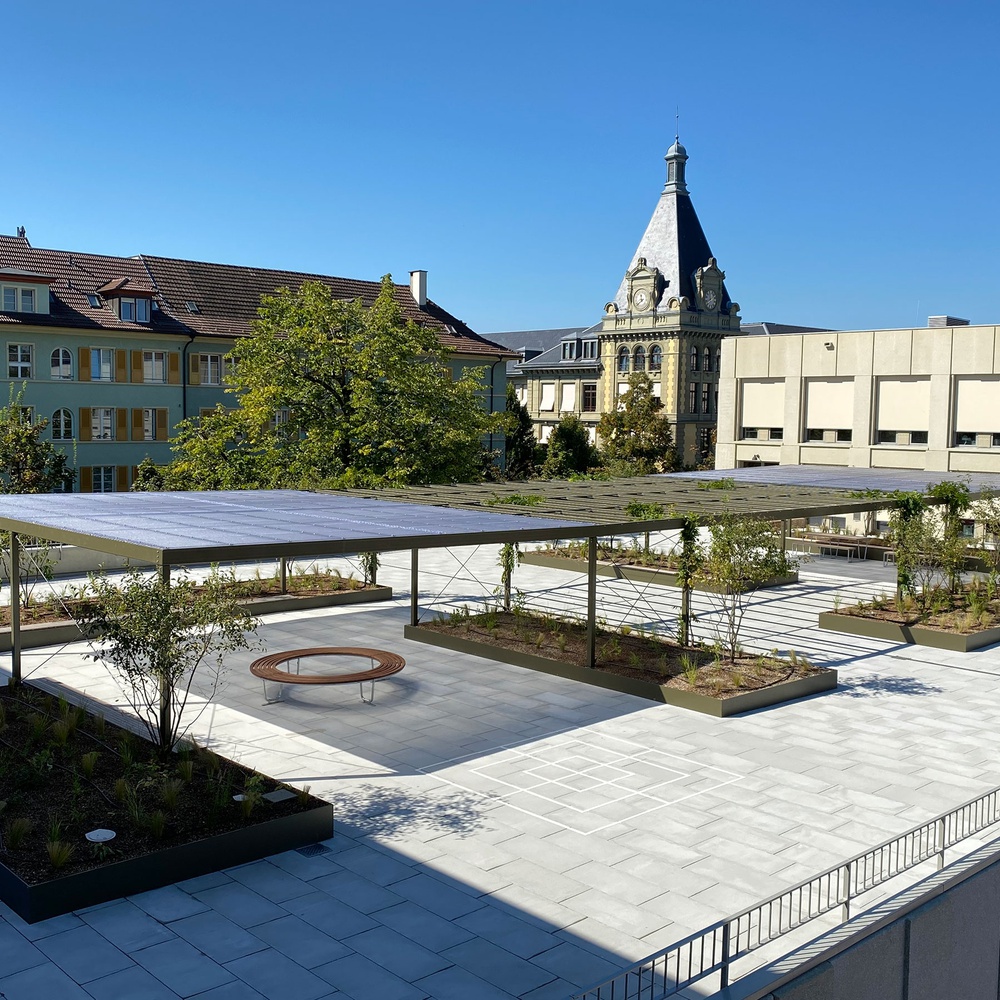 Neugestaltung Dachterrasse Schulanlage Spitalacker