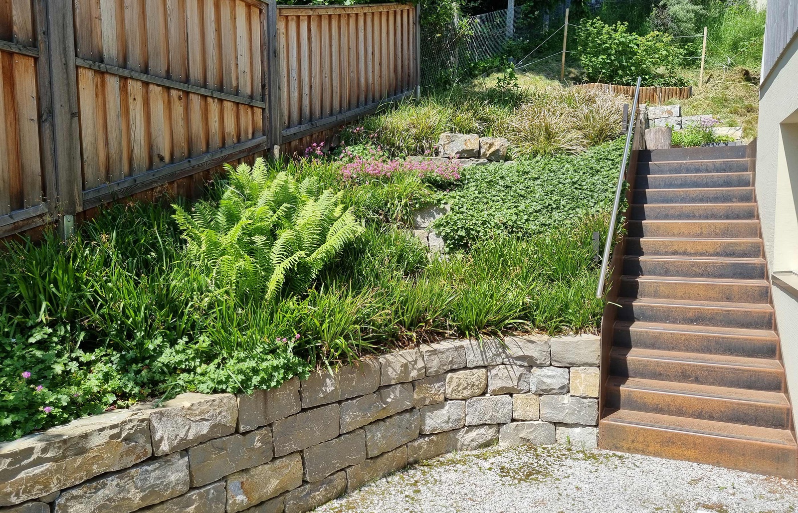 Planung und Realisierung Garten an Hanglage