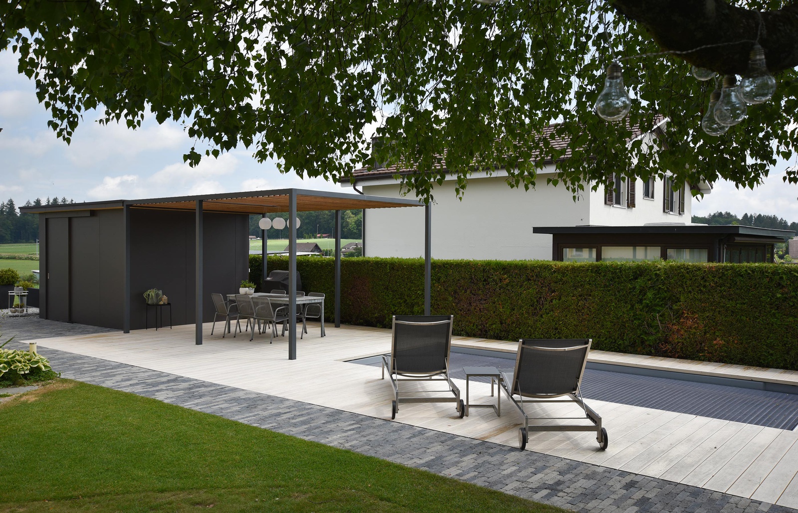 Planung und Realiserung Garten mit Pool und Pergola