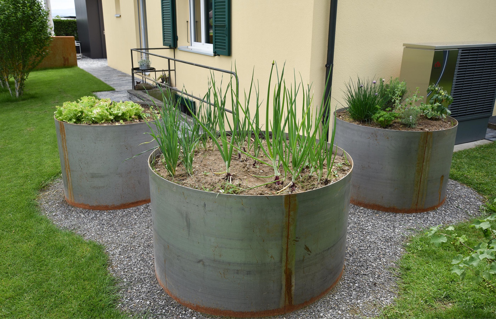 Planung und Realiserung Garten mit Pool und Pergola