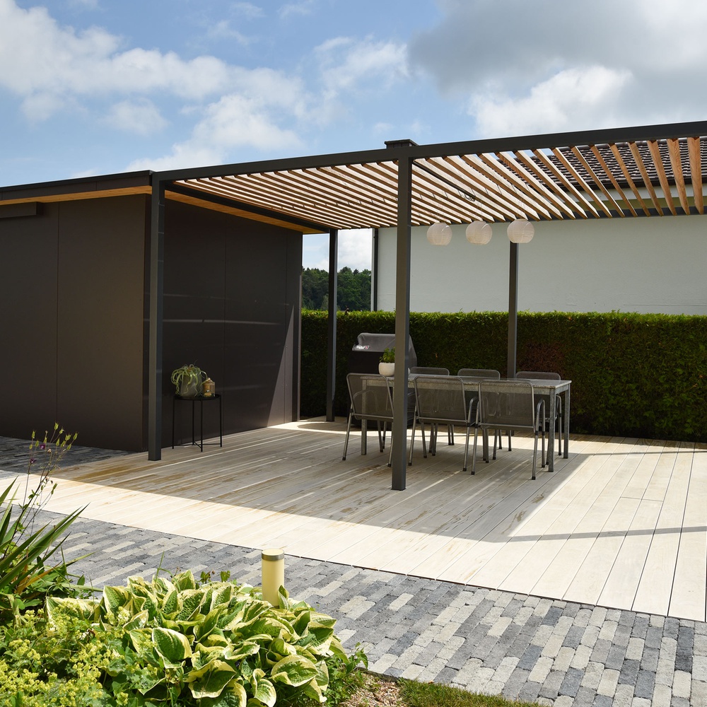 Planung und Realiserung Garten mit Pool und Pergola