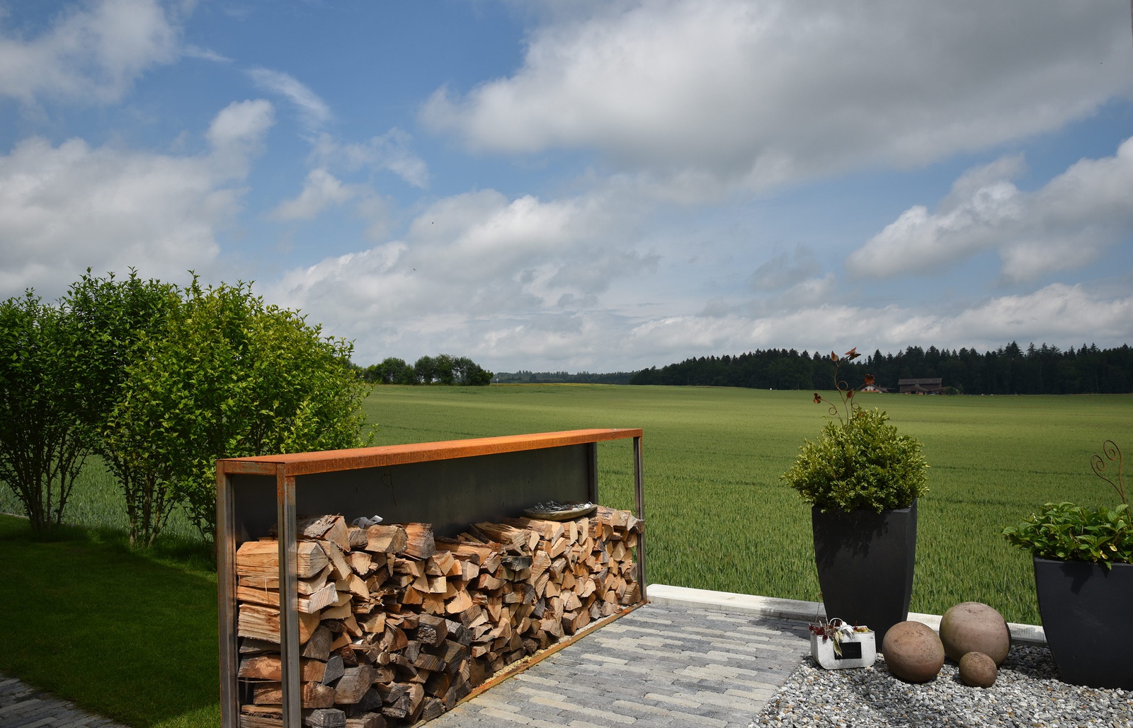 Planung und Realiserung Garten mit Pool und Pergola